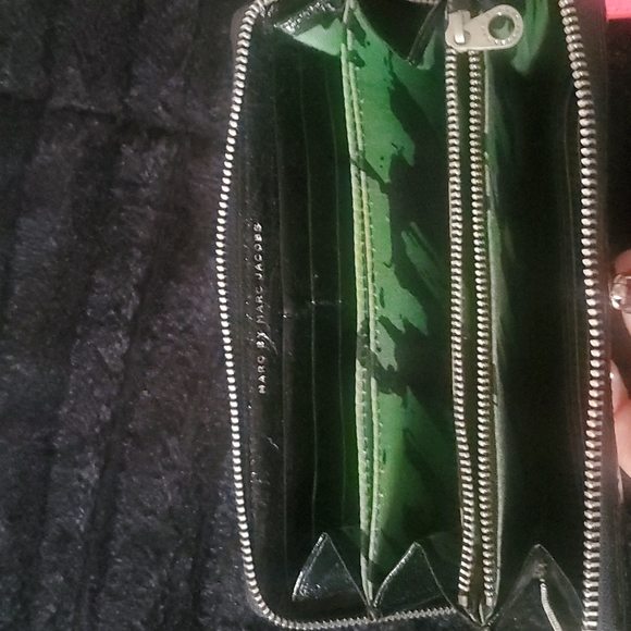 Marc By Marc Jacobs Patent Leather Wallet - Picture 11 of 12